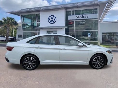 New 2026 Volkswagen Jetta SE FWD image 3