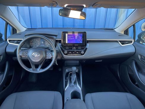 Used 2025 Toyota Corolla LE image 31