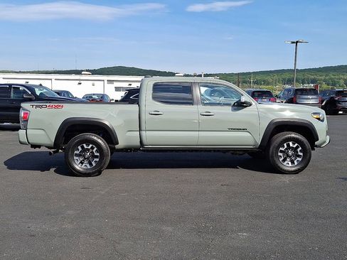 Used 2023 Toyota Tacoma TRD Off-Road w/ Technology Package AWD/4WD image 7
