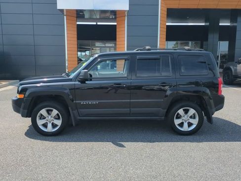 Used 2015 Jeep Patriot Latitude AWD/4WD image 7