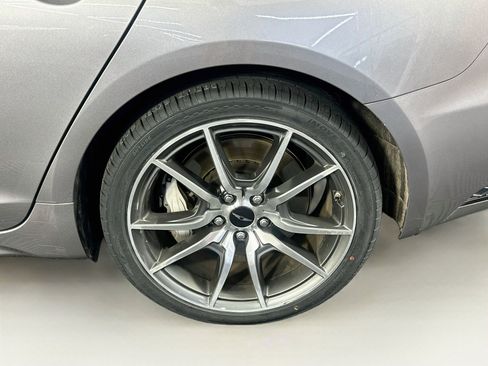Used 2025 Genesis G70 2.5T RWD image 11