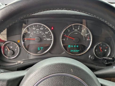 Used 2015 Jeep Wrangler Unlimited Rubicon w/ Max Tow Package image 11