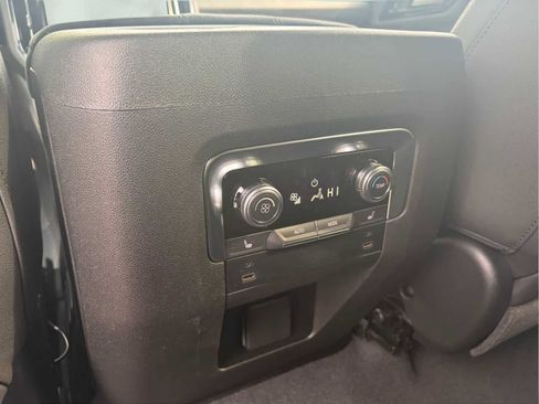 Used 2026 GMC Yukon XL AT4 AWD/4WD image 22