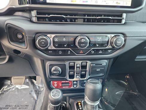 New 2025 Jeep Gladiator Rubicon w/ Safety Group image 12
