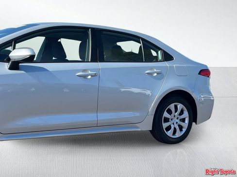 Certified 2025 Toyota Corolla LE FWD image 10