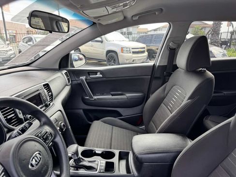 Used 2018 Kia Sportage LX AWD/4WD image 30