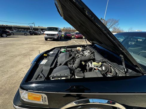 Used 1997 Lincoln Town Car Executive image 11