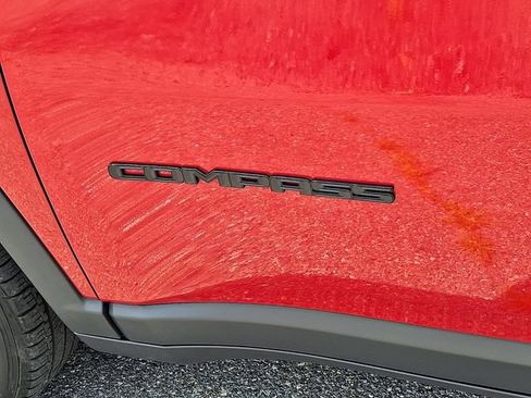 Used 2020 Jeep Compass Latitude AWD/4WD image 30