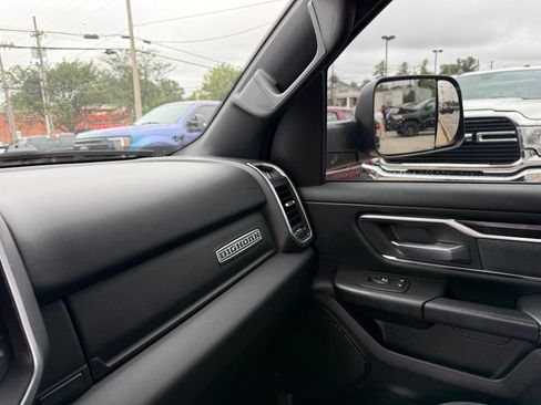 Used 2019 RAM 1500 Big Horn AWD/4WD image 24