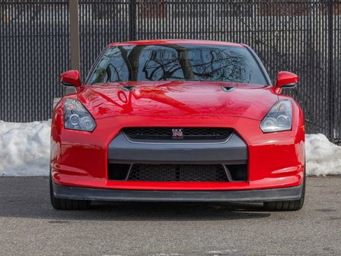 Used 2010 Nissan GT-R Premium image 3