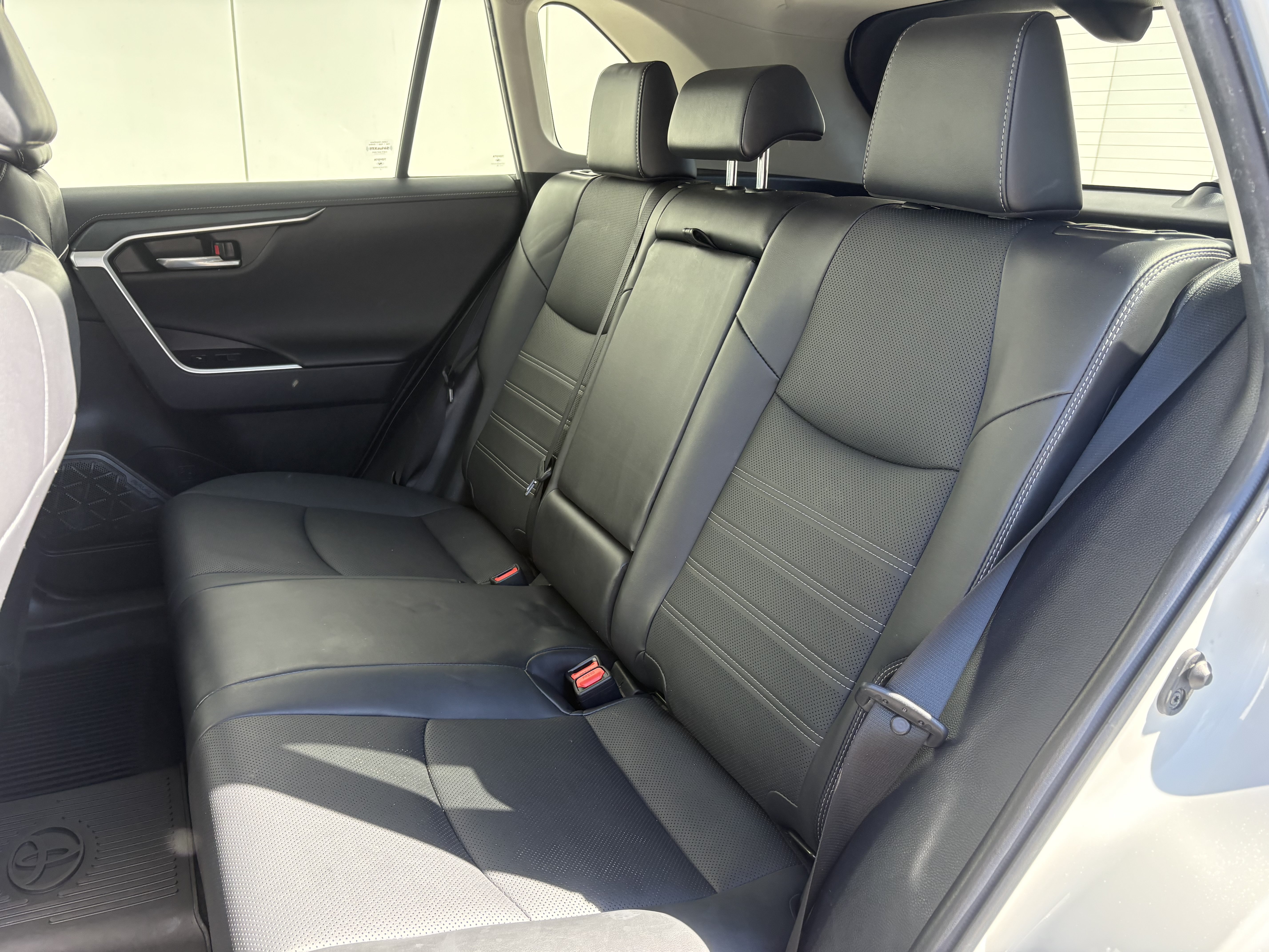 Used 2022 Toyota RAV4 Limited AWD/4WD image 11