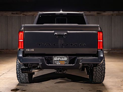 Used 2026 Toyota Tacoma 4x4 Double Cab image 8