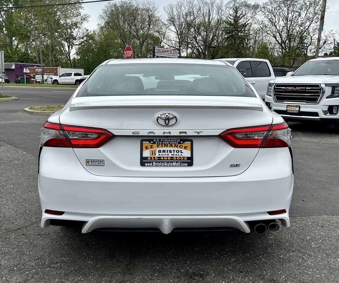 Used 2018 Toyota Camry SE FWD image 4