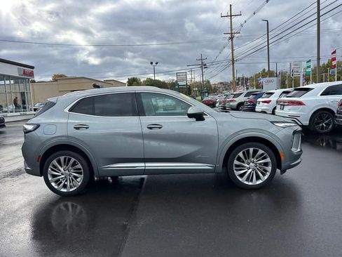 Used 2024 Buick Envision Avenir AWD/4WD image 2