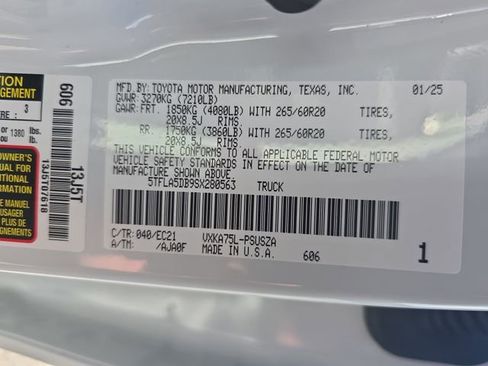 Used 2025 Toyota Tundra SR5 image 33