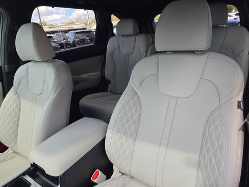 Certified 2025 Kia Sorento SX Prestige image 23
