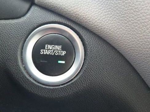 Used 2019 Chevrolet Equinox LS w/ LS Convenience Package image 34