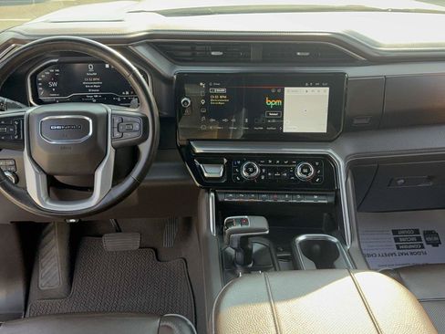 Used 2023 GMC Sierra 1500 Denali w/ Technology Package AWD/4WD image 19
