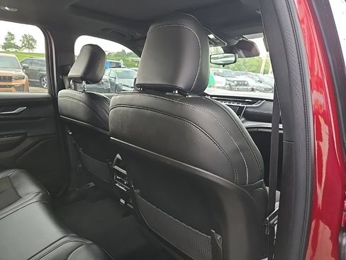 Used 2023 Jeep Grand Cherokee Altitude AWD/4WD image 80