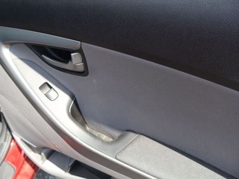 Used 2015 Hyundai Elantra SE w/ Option Group 02 FWD image 12