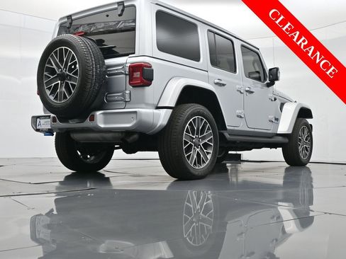 Used 2022 Jeep Wrangler Unlimited Sahara image 53