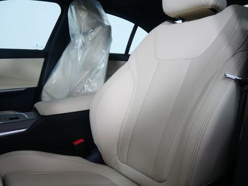 New 2026 BMW 330i xDrive Sedan w/ Premium Package image 11