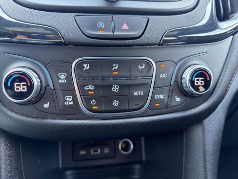 Certified 2022 Chevrolet Equinox RS w/ RS Leather Package FWD image 28