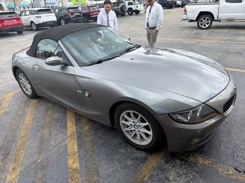 Used 2004 BMW Z4 2.5i RWD image 3