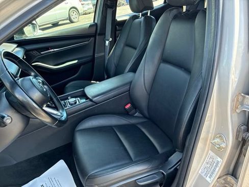 Used 2024 MAZDA MAZDA3 s FWD image 9