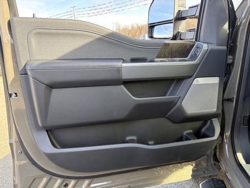 New 2026 Ford F250 Lariat w/ Lariat Premium Package image 31