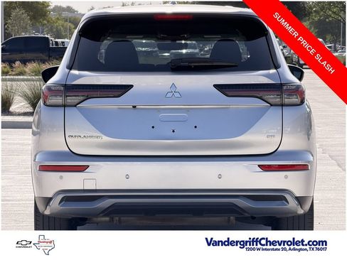 Used 2025 Mitsubishi Outlander SE FWD image 5