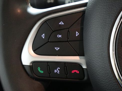 Used 2021 Jeep Compass Latitude FWD image 27
