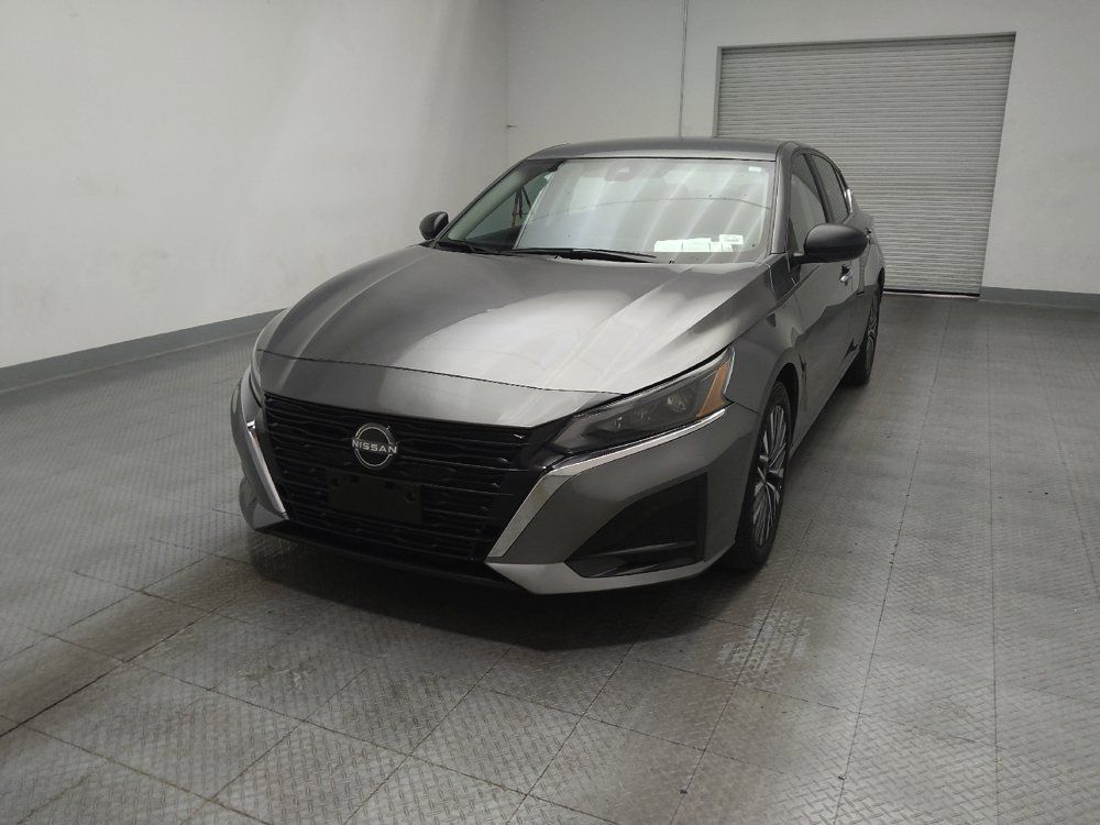 Used 2025 Nissan Altima 2.5 SV FWD image 15