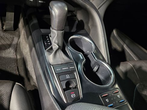 Used 2020 Toyota Camry XSE image 33