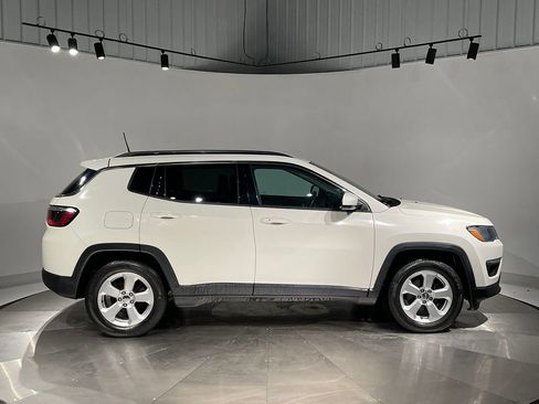 Used 2019 Jeep Compass Latitude w/ Safety & Security Group image 10