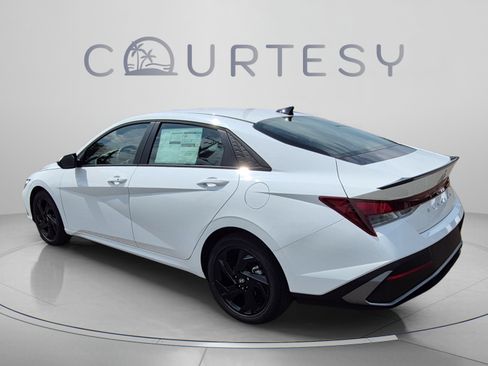 New 2026 Hyundai Elantra SEL Sport FWD image 3