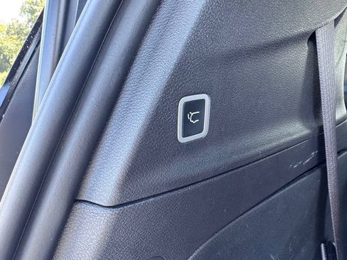 Used 2025 Chrysler Pacifica Select FWD image 39