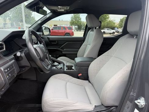 Used 2025 Toyota Tacoma TRD Sport AWD/4WD image 24