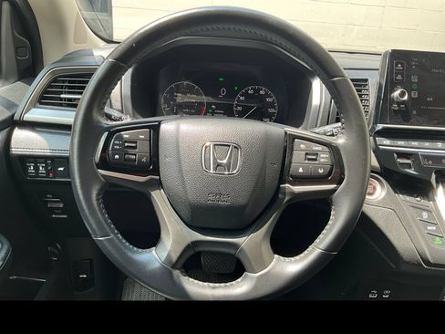 Used 2025 Honda Odyssey EX-L image 3