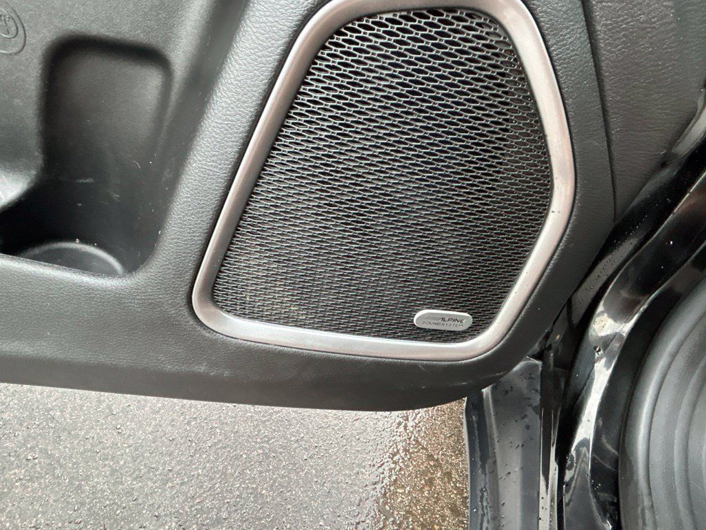 Used 2022 Jeep Compass Latitude w/ Sun and Sound Group FWD image 16
