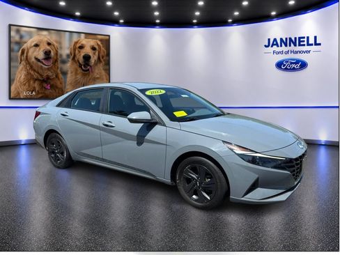 Used 2022 Hyundai Elantra SEL FWD image 3