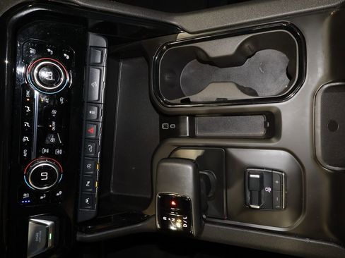 Used 2025 GMC Sierra 1500 AT4 w/ AT4 Premium Package AWD/4WD image 16