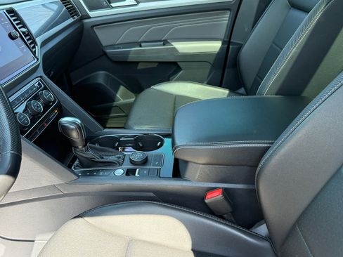 Used 2022 Volkswagen Atlas Cross Sport SEL R-Line image 21