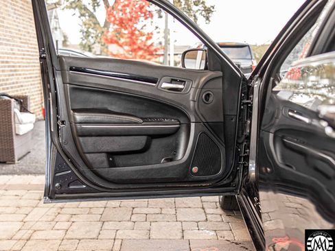 Used 2017 Chrysler 300 S image 30