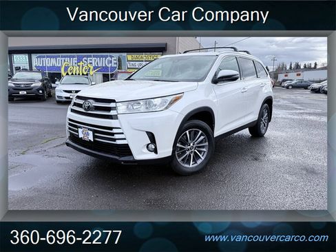 Used 2019 Toyota Highlander XLE image 3