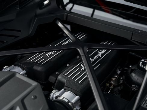 Used 2023 Lamborghini Huracan EVO image 27