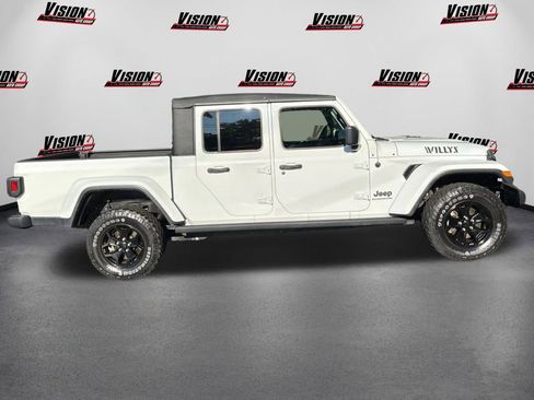 Certified 2021 Jeep Gladiator Willys image 4