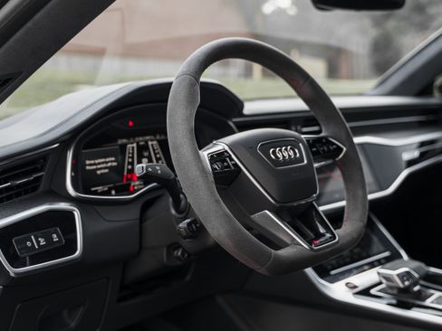Used 2023 Audi RS 7 Sportback w/ Carbon Optic Package AWD/4WD image 9