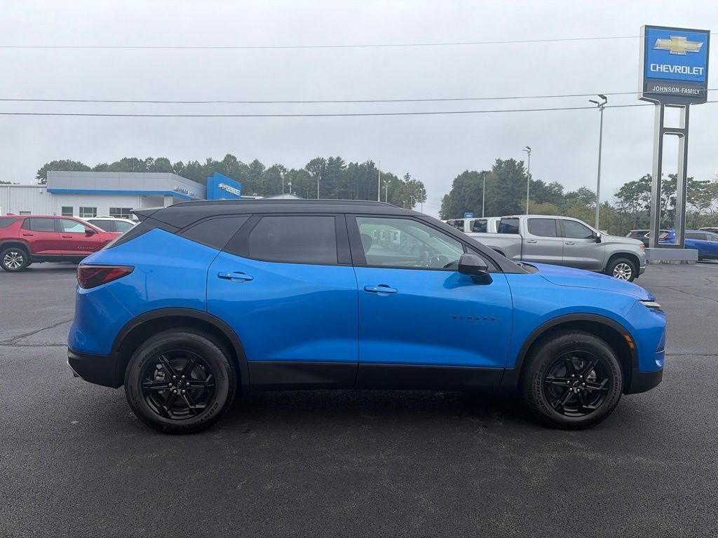 New 2026 Chevrolet Blazer LT w/ Convenience Package AWD/4WD image 9