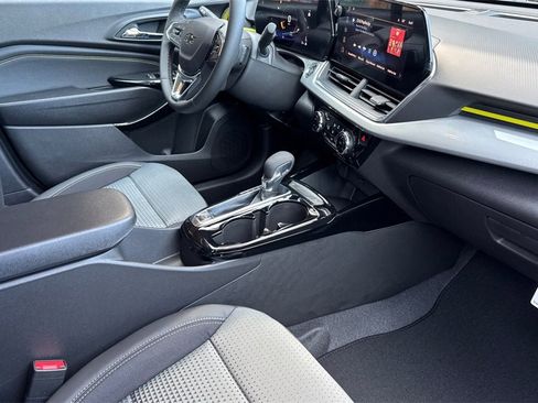 New 2026 Chevrolet Trax LT w/ Midnight Edition image 16